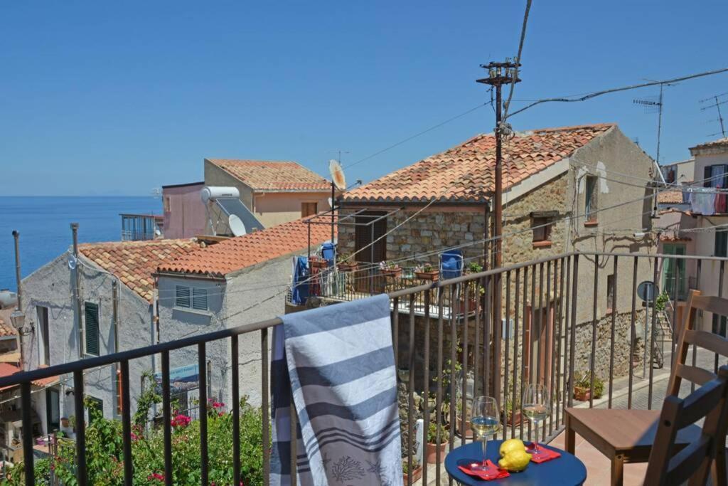 Terrazza Ambrogio Apartment Sant'Ambrogio  Ngoại thất bức ảnh