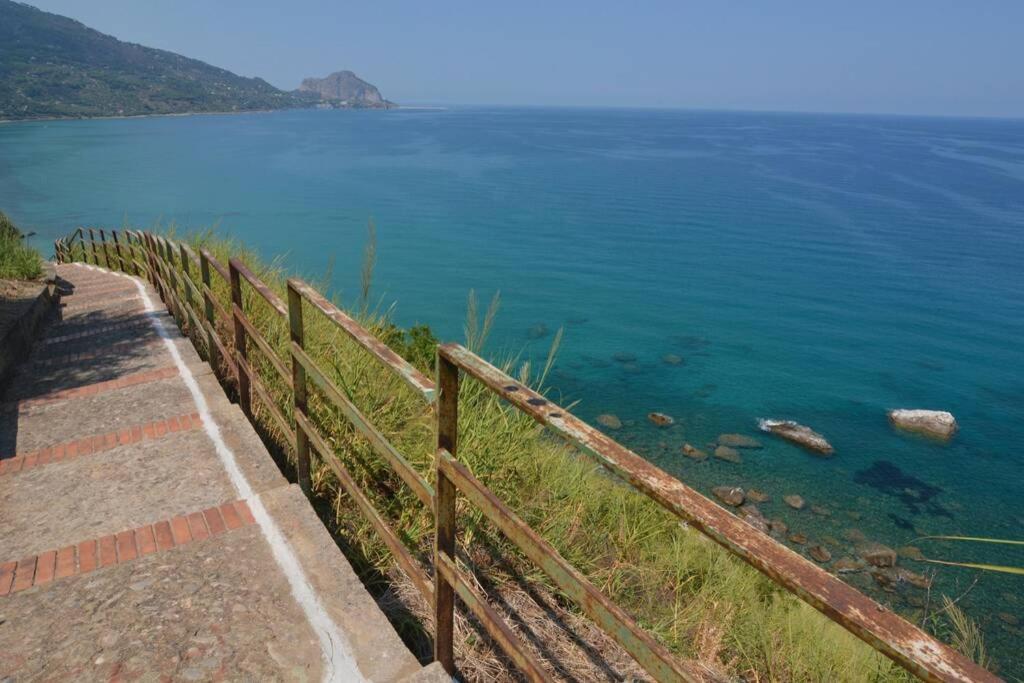 Terrazza Ambrogio Apartment Sant'Ambrogio  Ngoại thất bức ảnh