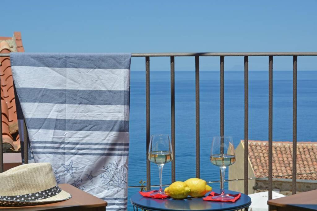 Terrazza Ambrogio Apartment Sant'Ambrogio  Ngoại thất bức ảnh